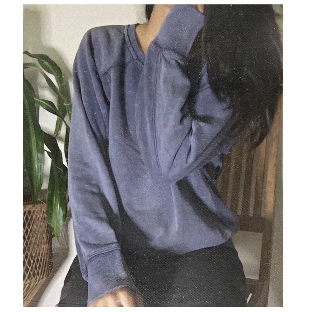🚫Sold. Calvin Klein woman’s pullover sweatshirt - Picture 1 of 8